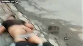 paradně to rostříknul o traverzu