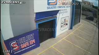 motorkáři po nárazu explodovala hlava