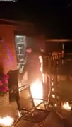 Chlapík pozval kamarády na grilovačku