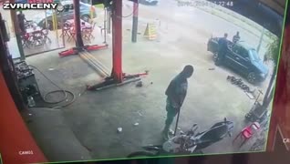 Zavražděný u motorky