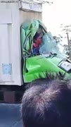 Přimáčknutá dodávka