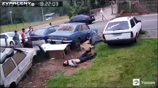 Mačety a střelné zbraně sousedů