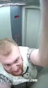 Igor nerad výtahy