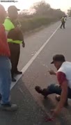Polda ho střelil tak ho praštil