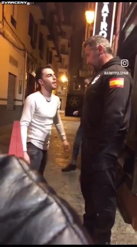 Zvrácený.cz - Buzíček Vs. Chlap